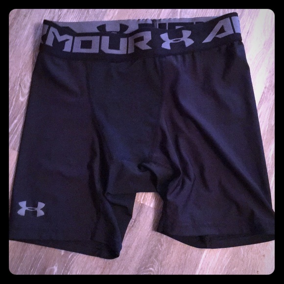 Under Armour Other - Under ARMOUR Compression Shorts Black LG